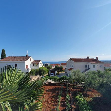 קרק Apartment With Terace And Sea View Marica מראה חיצוני תמונה