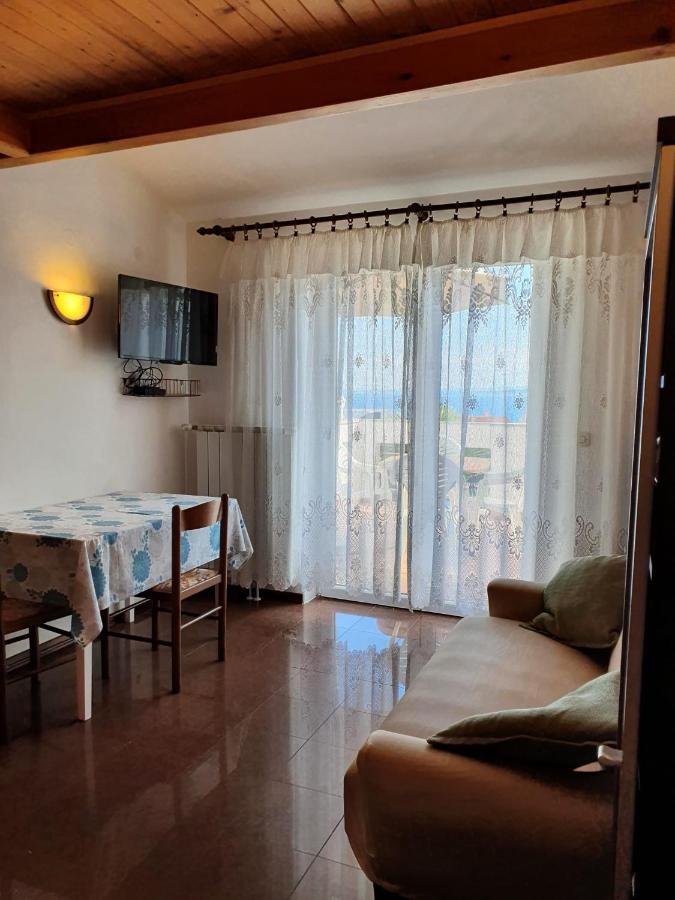 קרק Apartment With Terace And Sea View Marica מראה חיצוני תמונה