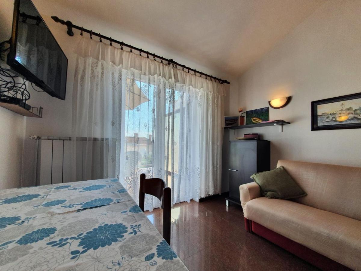 קרק Apartment With Terace And Sea View Marica מראה חיצוני תמונה